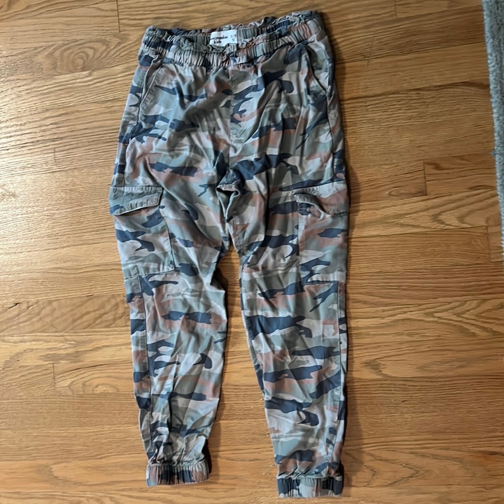 Abercrombie kids camo joggers